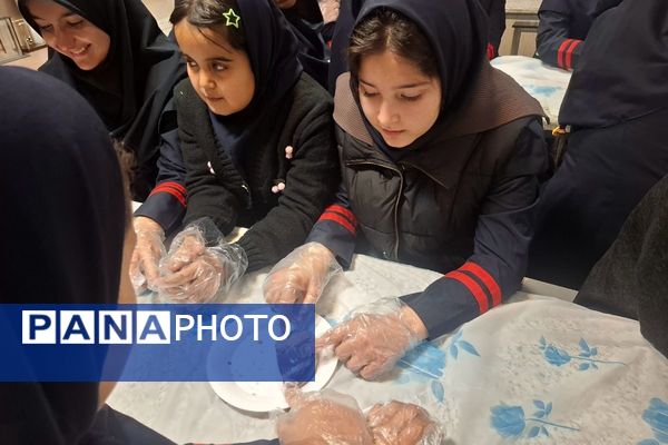 کارگاه تشریح قلب برای دانش آموزان فرزانگان شهرستان ملارد