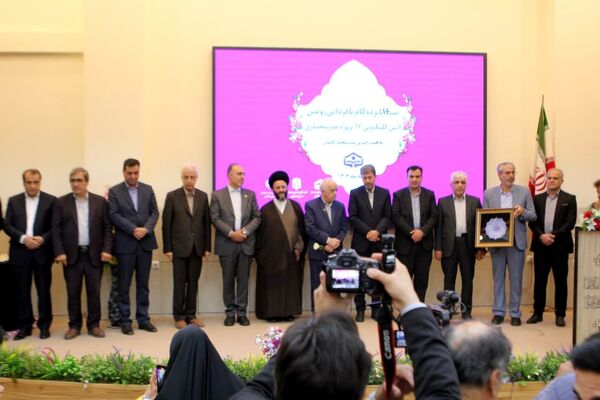 آیین کلنگ‌زنی ۱۶ مدرسه خیرساز در کاشان؛ مشارکت مردمی، حمایت دولتی
