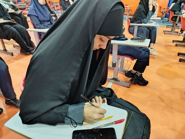 مراسم آغاز سال تحصیلی جدید ویژه دانش‌آموزان ورودی دهم در دبیرستان نمونه محبی نیشابور