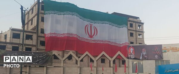 هم اکنون خیابان امام رضا (ع) و خیابان فدائیان اسلام در انتظار تشییع رهبر