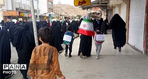  کودکان و دانش‌آموزان لارستانی در راهپیمایی روز قدس
