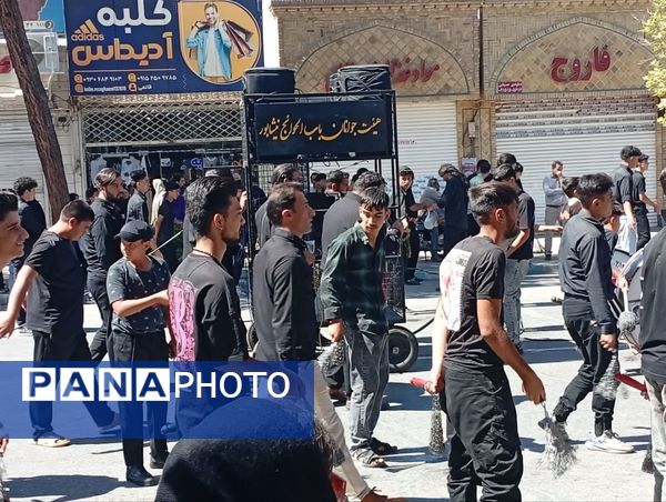 مراسم عزاداری و زنجیر زنی به مناسبت شهادت امام حسن عسکری«ع»