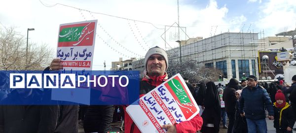 مردم مشهد بار دیگر میهن دوستی خود را به عالمیان نشان دادند