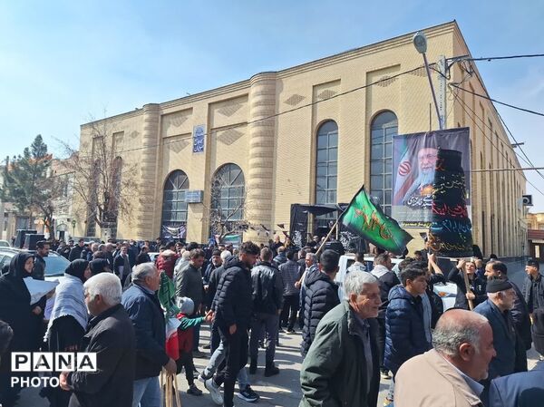 ملت بیدار و آگاه صوفیان در سوگ رهبر شهید 