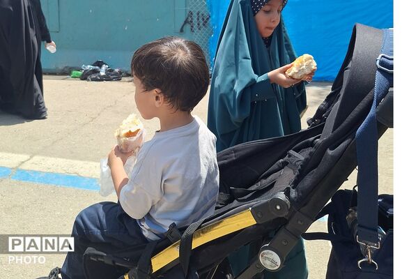 شهر در سوگ؛ قلب‌های تپنده در بدرقه ابدی «رهبر شهید»