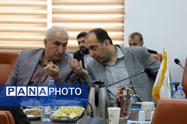 بازدید معاون قوه قضاییه و استاندار مازندران از ناحیه صنعتی گلوگاه 