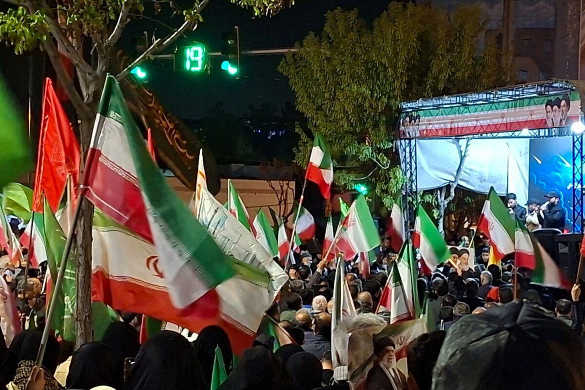 سی شب کنار هم در تجمعات خونخواهی رهبر شهید