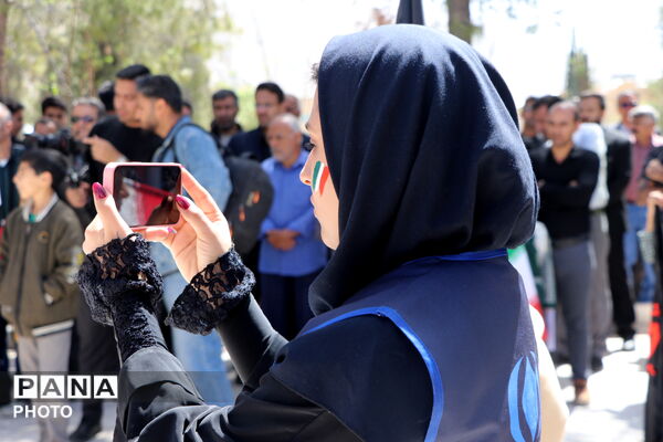 دانش‌آموزان و فرهنگیان زرقانی در بیتاب میناب 