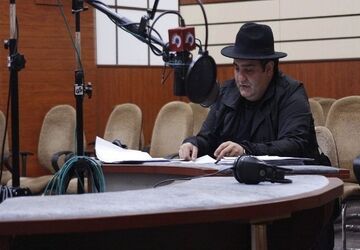 «خانواده بایرامی» به کارگردانی میرطاهر مظلومی روی آنتن رادیو نمایش می‌رود 