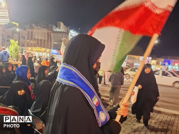 میز فرهنگی و هنری کانون فرهنگی تربیتی ۱۵ خرداد در میدان شریعتی