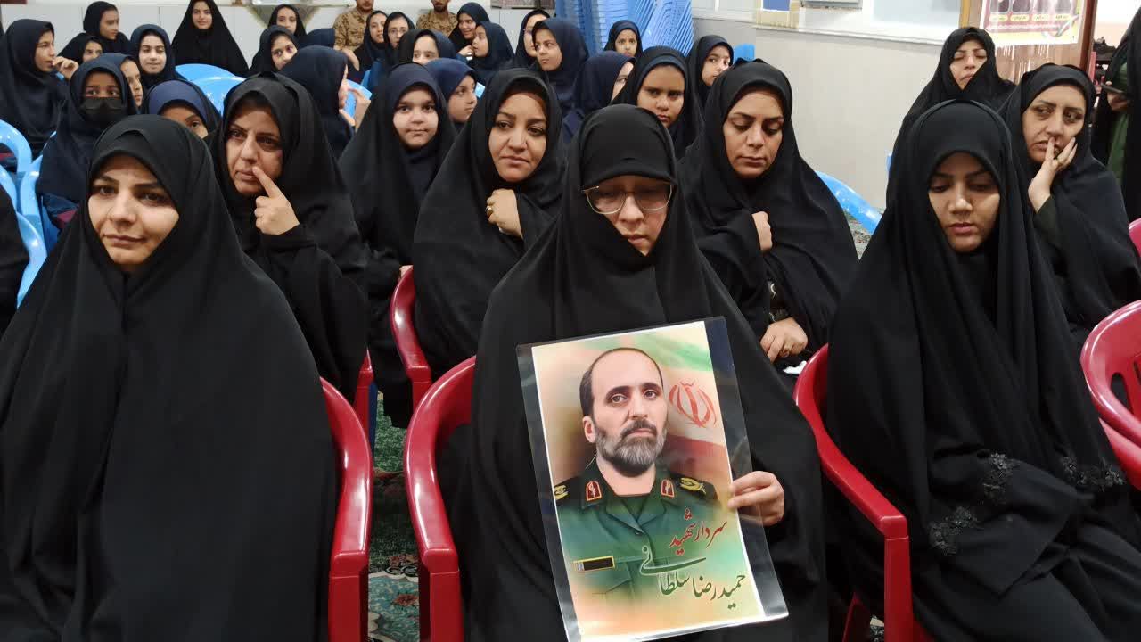 مراسم گرامیداشت هفته دفاع مقدس در میبد