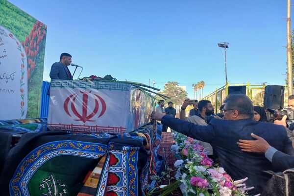 تشییع شهید قهرمان بر دستان پهلوانان خوزستان