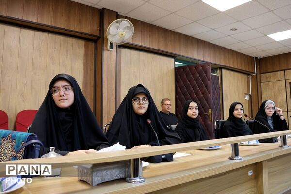 نشست خبرنگاران پانا منطقه ۱۷ تهران با مدیر آموزش و پرورش