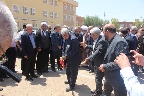 آیین کلنگ زنی احداث سه واحد آموزشی در قم