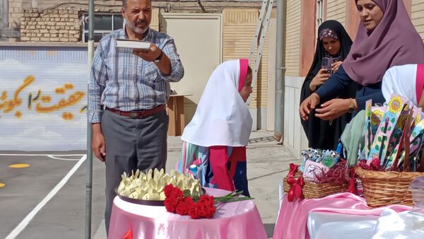 شکوفه‌های مهر در مارکده؛ دبستان سردار سلیمانی میزبان جشن جوانه‌ها