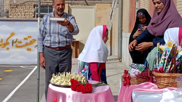شکوفه‌های مهر در مارکده؛ دبستان سردار سلیمانی میزبان جشن جوانه‌ها