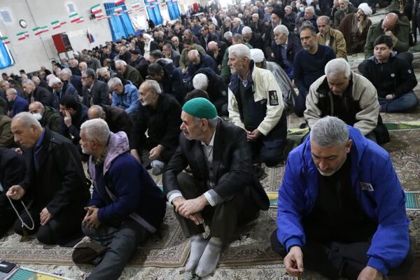آیین عبادی - سیاسی نماز جمعه محمدشهر کرج