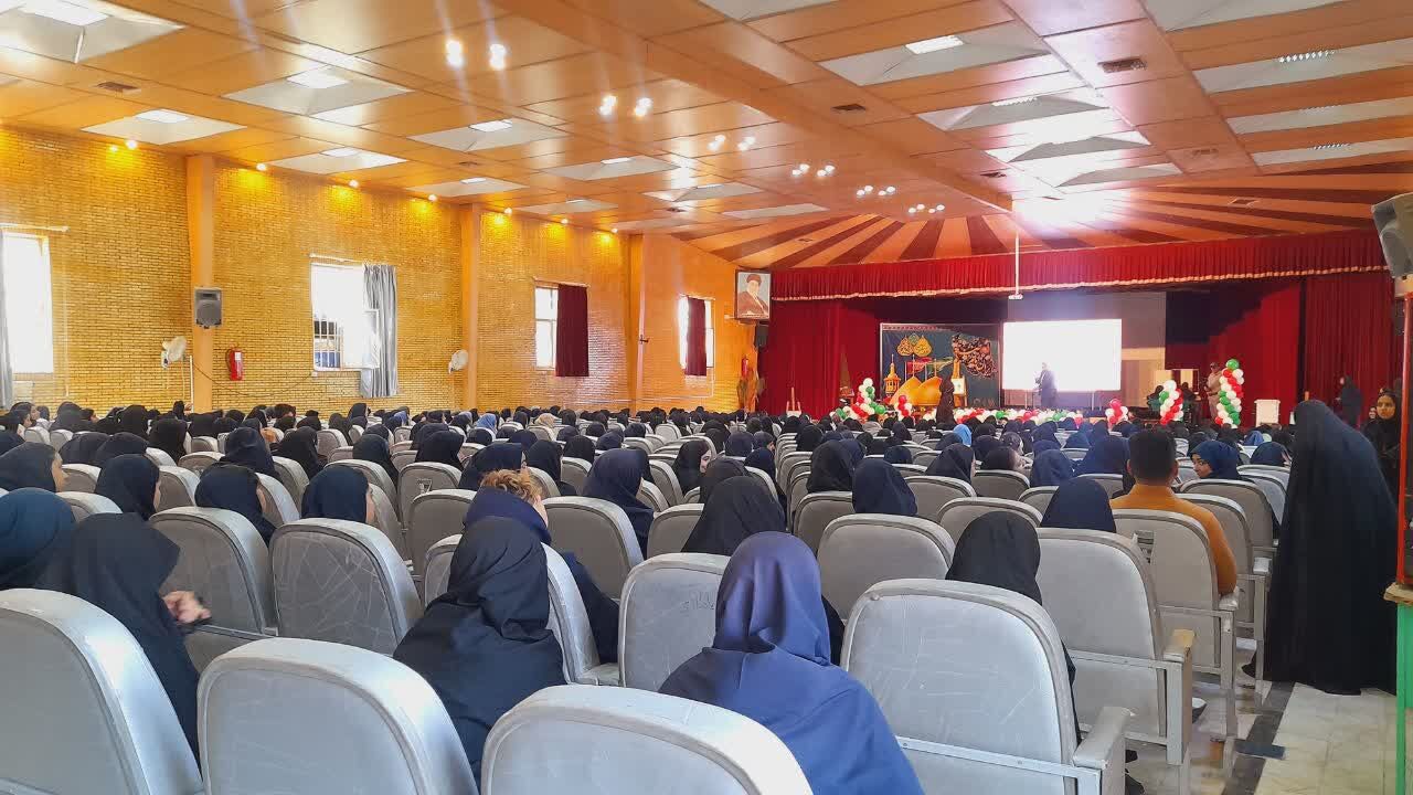 تقدیر از برگزیدگان جشنواره امید فردا