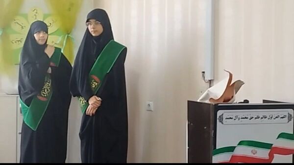  تقدیر از فعالین حجاب و عفاف در دبیرستان شاهد تکتم