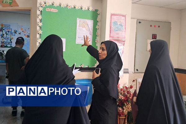 بازدید سرگروه کیفیت بخشی فعالیت‌های پرورشی استان از مدارس ناحیه دو شهرری 
