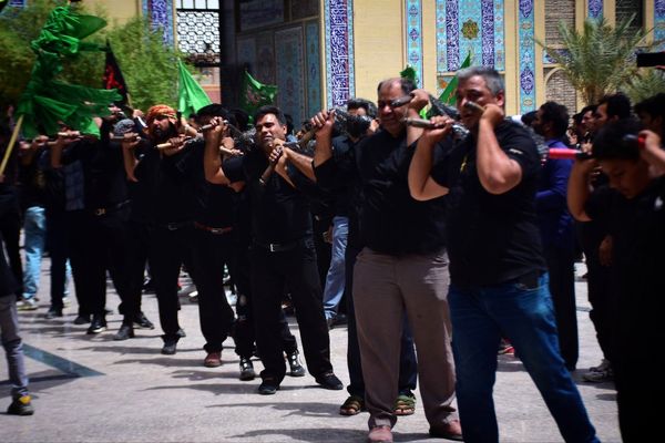 زابل در ماتم حسین؛ گلزار شهدا شهرستان زابل میزبان اشک و شور عزاداران حسینی