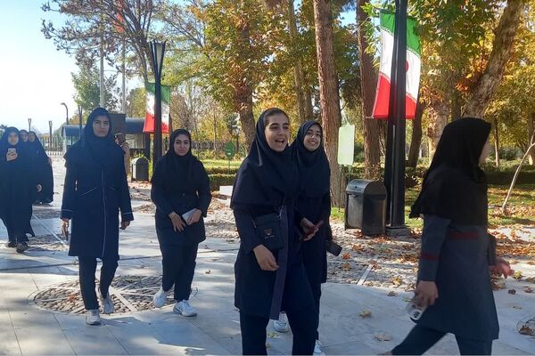 بازدید پیشتازان فارس از آرامگاه فردوسی 