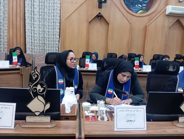 نشست هم‌اندیشی مسئولان سازمان دانش‌آموزی استان فارس روز اول