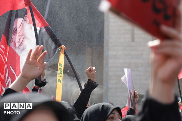 آخرین وداع ملت ایران با رهبر شهید 