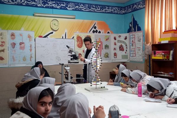 آشنایی دانش‌آموزان با دنیای علم در پژوهش‌سرای فرهنگ