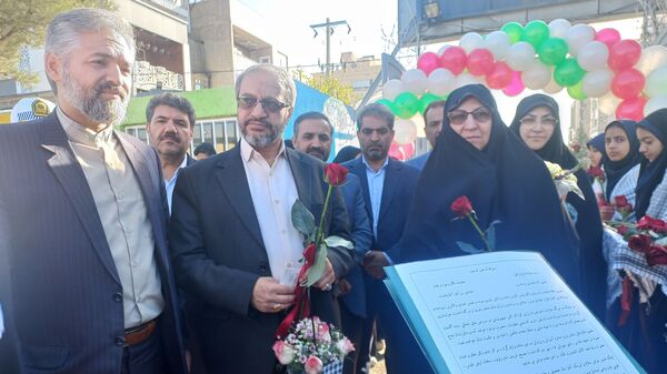 زنگ مهر در دبیرستان خاندان قفلی ناحیه هفت