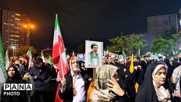 قاب‌هایی خاص از حضور افراد متنوع در تجمعات