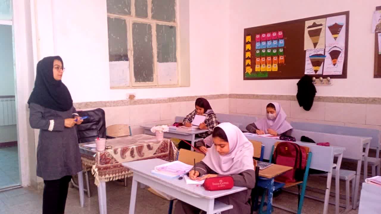 کلاس تست تیزهوشان در دبستان شهید نجفی فدافن