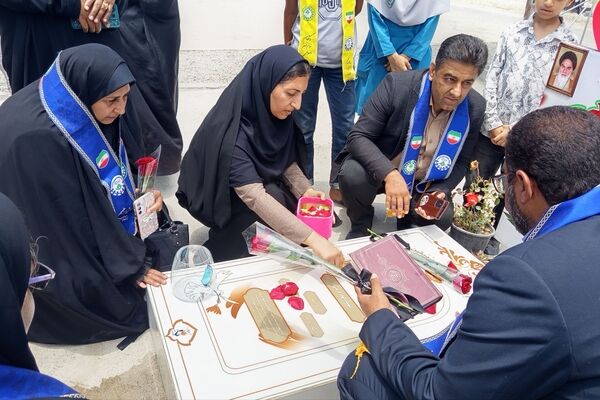 تجدید میثاق پیشتازان هرمزگان با شهدا در سالروز تأسیس سازمان دانش‌آموزی
