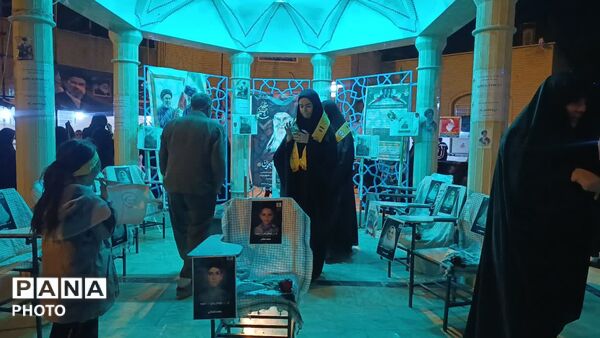 برپایی ایستگاه شبانه رفع اشکالات درسی در بوستان گلها قم