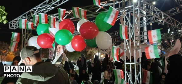 حضور پررنگ مردمان هشتگرد در راهپیمایی هرشب 