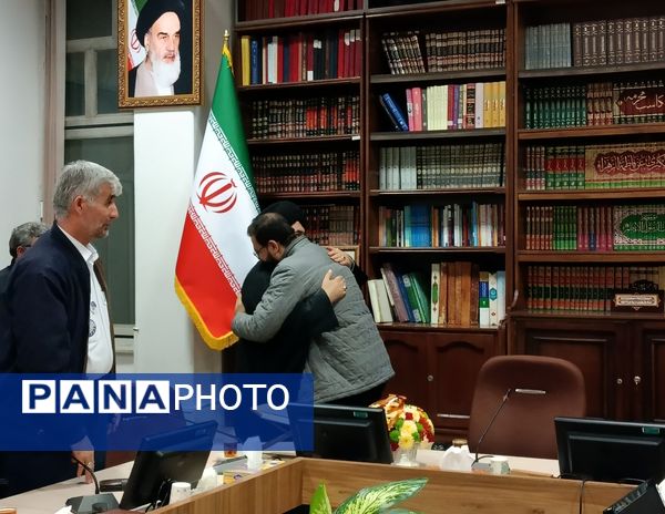 دیدار صمیمی قائم‌ مقام سازمان دانش‌آموزی با نماینده ولی‌فقیه در زنجان