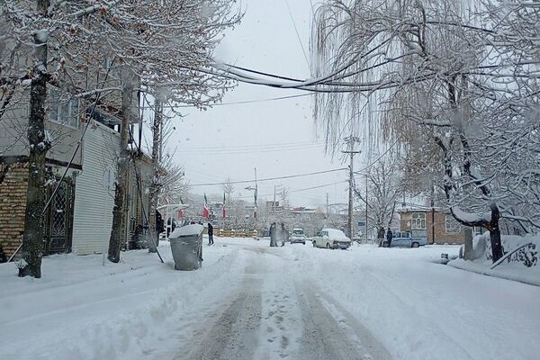برف بارید و خدا پاکی خود را به شهر زیبایی بار هدیه کرد