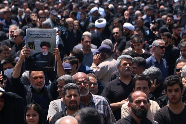 وداع با پیکر مطهر شهید حسین امیرعبدالهیان در شهرستان ری