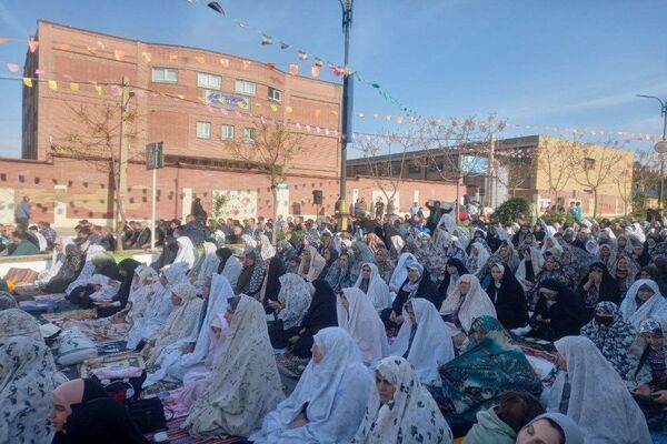 اقامه نماز عید فطر در قیامدشت ناحیه یک ری