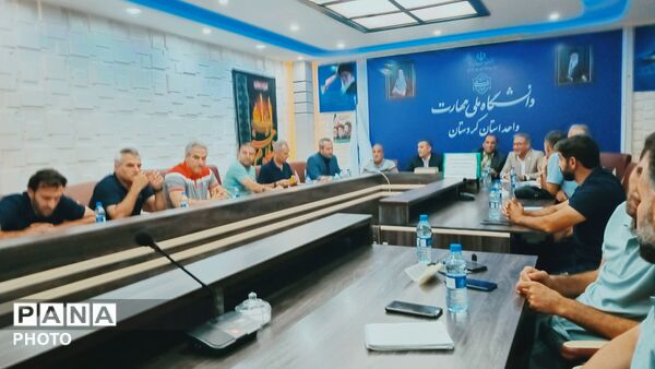 ورود ورزشکاران به سنندج در چهل و یکمین دوره مسابقات فوتسال و والیبال کشوری
