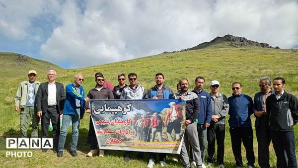 همایش پیاده‌روی ادارات در شهرستان دهگلان