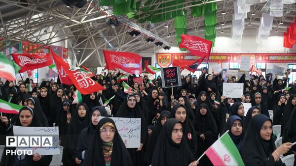 هم‌صدایی سه هزار دانش‌آموز اصفهانی در پویش ملی باید برخاست 