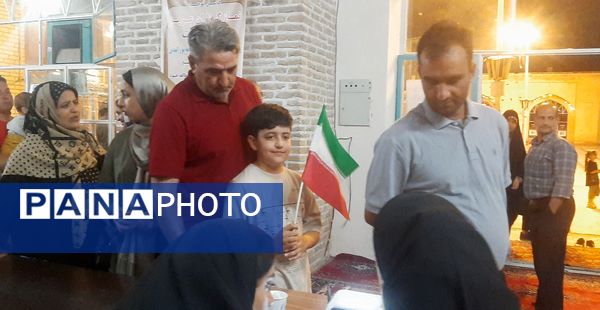 حضور مردم ولایتمدار نیشابور پای صندوق‌های رای