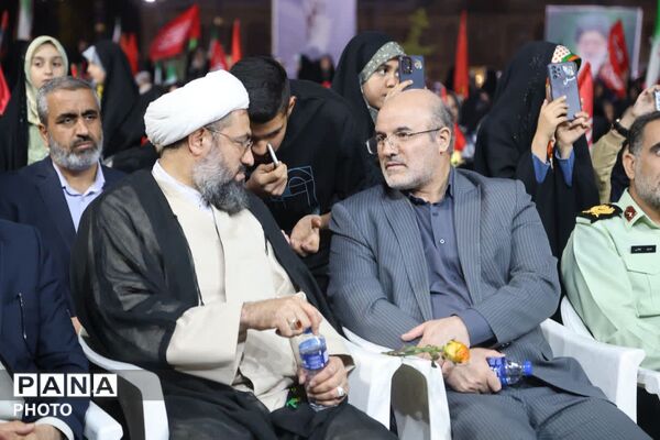 گفت‌وگوی اقشار مختلف مردم همدان با نماینده ولی‌فقیه در استان