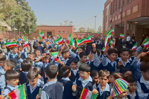 فرزند شهید این بار به گونه ای دگر راهی مدرسه شد