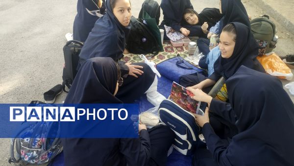 دور همی دخترانه همزمان با هفته بهداشت روان در دبیرستان فرهنگیان 