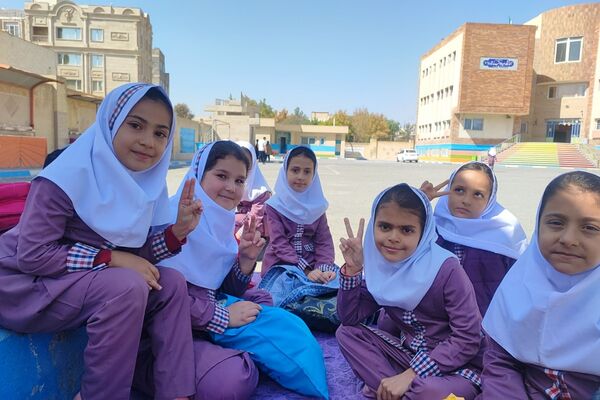 شادی و هیاهوی کودکان در اردوی درون مدرسه‌ای  آموزشگاه ایران ۲ به مناسب هفته ملی کودک 