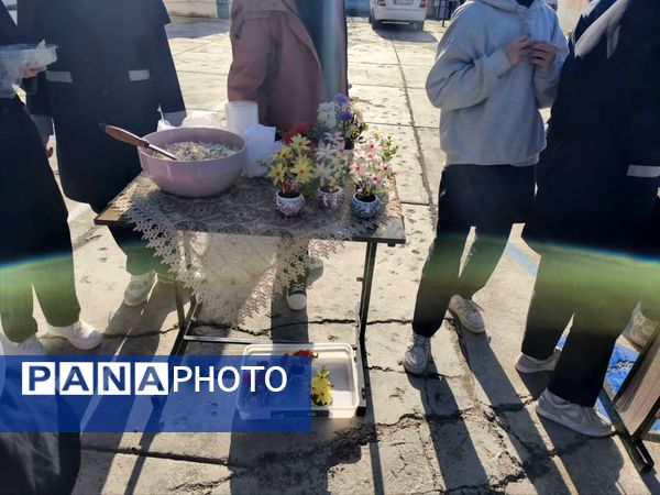 بازارچه کارآفرینی در دبیرستان شاهد ریحانه