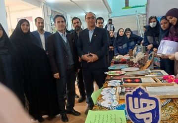 نمایش خلاقیت دانش‌آموزان در نمایشگاه «ماها» در دبیرستان ریحانه