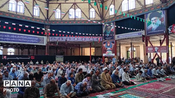 نماز جمعه ملایر؛ شکوه حضور مردم در کنار مسئولان